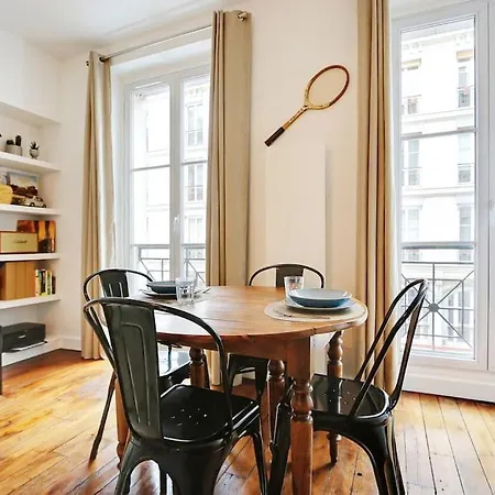 Апартаменты Exceptional Location Charme Parisien *