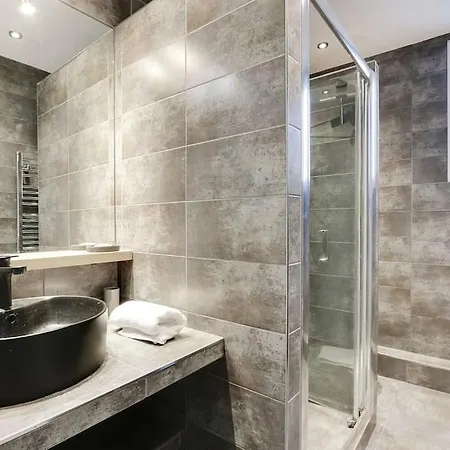 Exceptional Location Charme Parisien